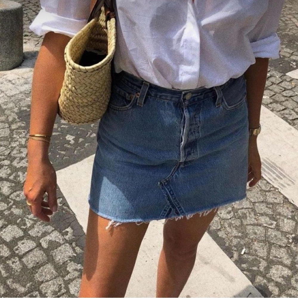 Sadie & Sage Denim Raw Hem Skirt NWT SIZE Small